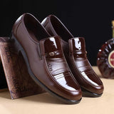 Men Leather Shoes Fashion Male Flats Round Toe Men's Business Formal Shoes Comfortable Office Dress Shoes Wedding