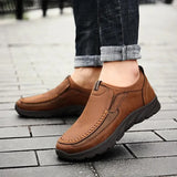 Men Casual Shoes Luxury Brand Fashion Mens Loafers Moccasins Breathable Slip on Retro Driving Shoes Men Leather