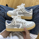 Sewing Men Sneakers Contrasting Colors Light Flat Shoes Ladies Outdoor Luxury Men Running Shoes Heart Pattern