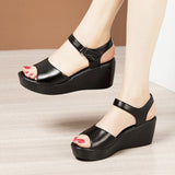 Leather Medium Heel Heel Sandals Summer 2023 New Muffin Thick Soles Fashion Large Size Soft Soles Mother Sandals