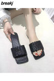 Women's Summer PU Leather Solid Color Square Toe Plain Sandals Women's Outdoor Beach Shoes Slippers Women's Fashion