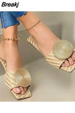 New Fashion Beach Shoes Woman Summer Flat Sandals Plus Size Round Buckle Solid Flats Female Casual Slippers Ladies