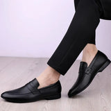 genuine Leather Men Shoes slip on Casual Breathable Loafers Men Moccasins Comfortable Flat Men Shoes Outdoor