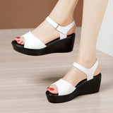 Leather Medium Heel Heel Sandals Summer 2023 New Muffin Thick Soles Fashion Large Size Soft Soles Mother Sandals