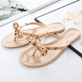 Women Summer Glitter Flat Flip-Flops Transparent Rivets Slippers Ladies Soft Rubber Beach Flip Flops Crystal Outdoor Sandals